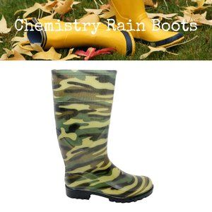 NWOT Chemistry Camouflage Rain Boots